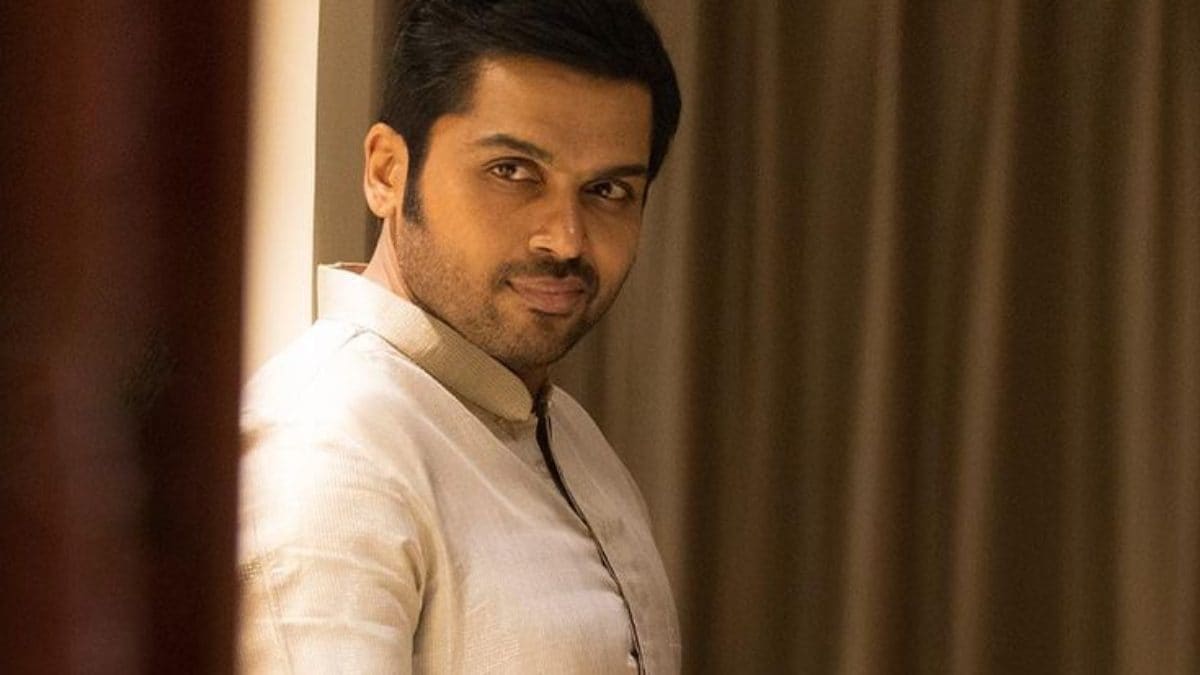 PS2 Star Karthi Pushes Man Trying To Take Selfie Aside To Protect Senior Female Fan, Watch