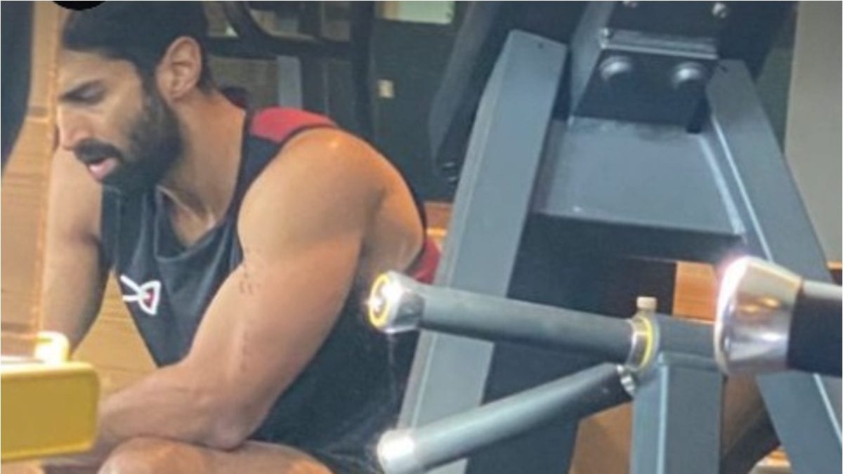 Aditya Roy Kapur Flexes His Toned Biceps Post A Rigorous Workout Session In Gym; Check Photo