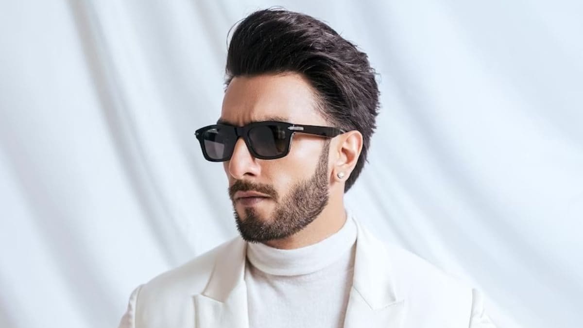 Ranveer Singh Sets Fans’ Hearts Racing In His All-white Look, See Pics