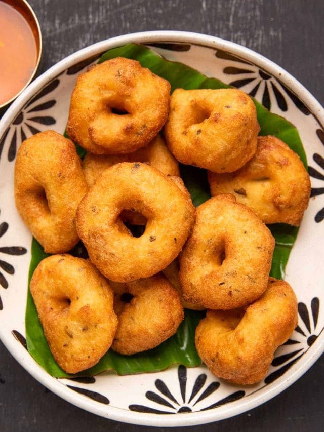 South Indian Medu Vada Recipe for Breakfast