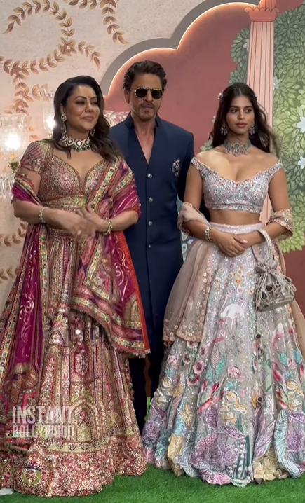 Gauri Khan, Shah Rukh Khan and Suhana