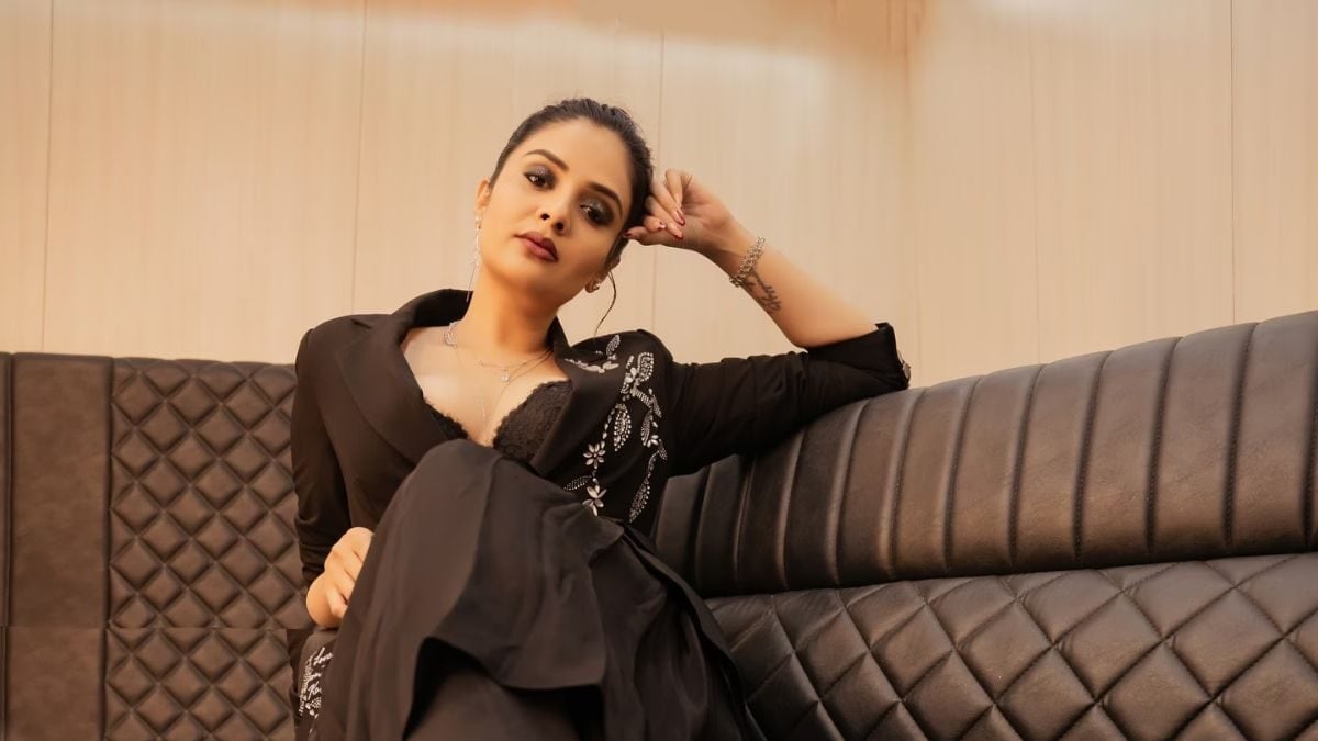 Sreemukhi Personifies A Blend Of Elegance And Grace In All-black Photoshoot