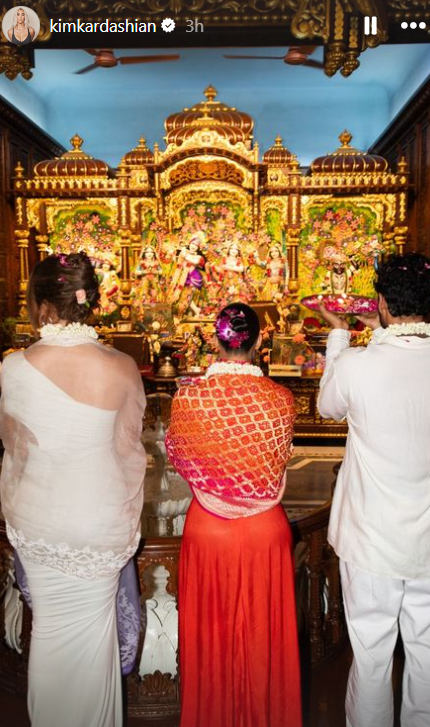 Khloe and Kim Kardashian offer prayers at ISKCON temple