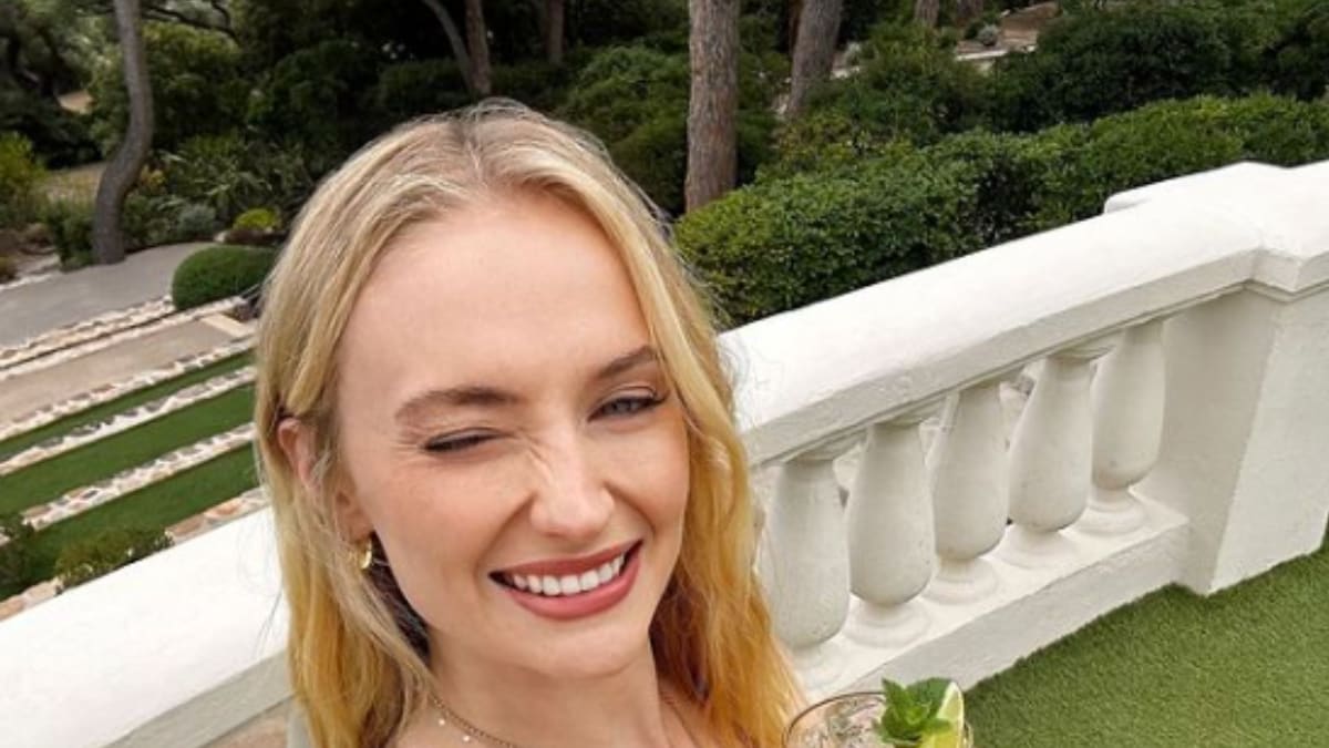 Sophie Turner’s ‘Hot Girl Summer’ Is All About Her Kids, Friends And The Sun