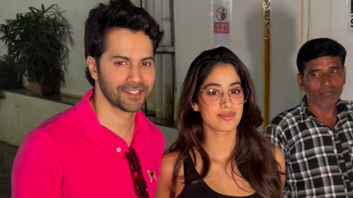 Varun Dhawan-Janhvi Kapoor Sunny Sanskari Ki Tulsi Kumari Reading