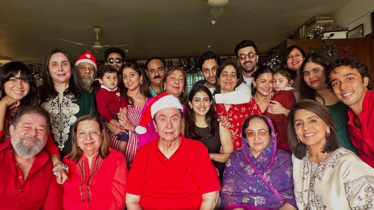 Agastya Nanda Joins Alia Bhatt, Ranbir Kapoor For Christmas Celebration; Photo Goes Viral