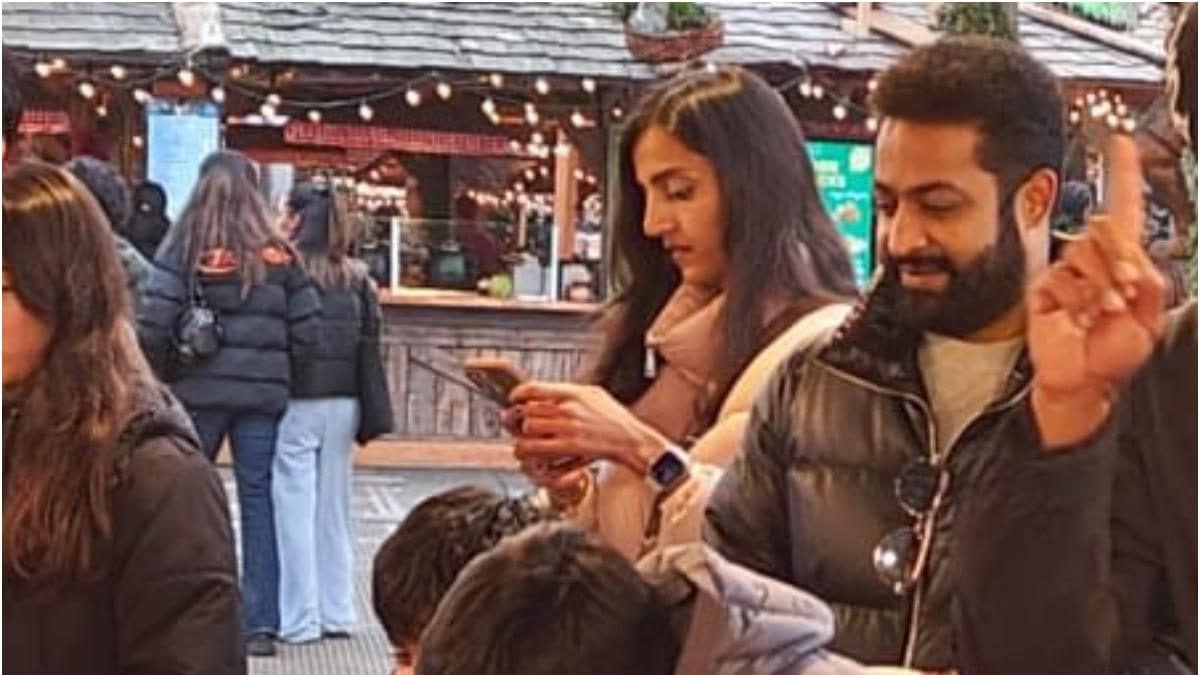 Jr NTR Waits In Queue For Carnival Ride, Buys Toys For His Kids During London Vacation | VIRAL VIDEO