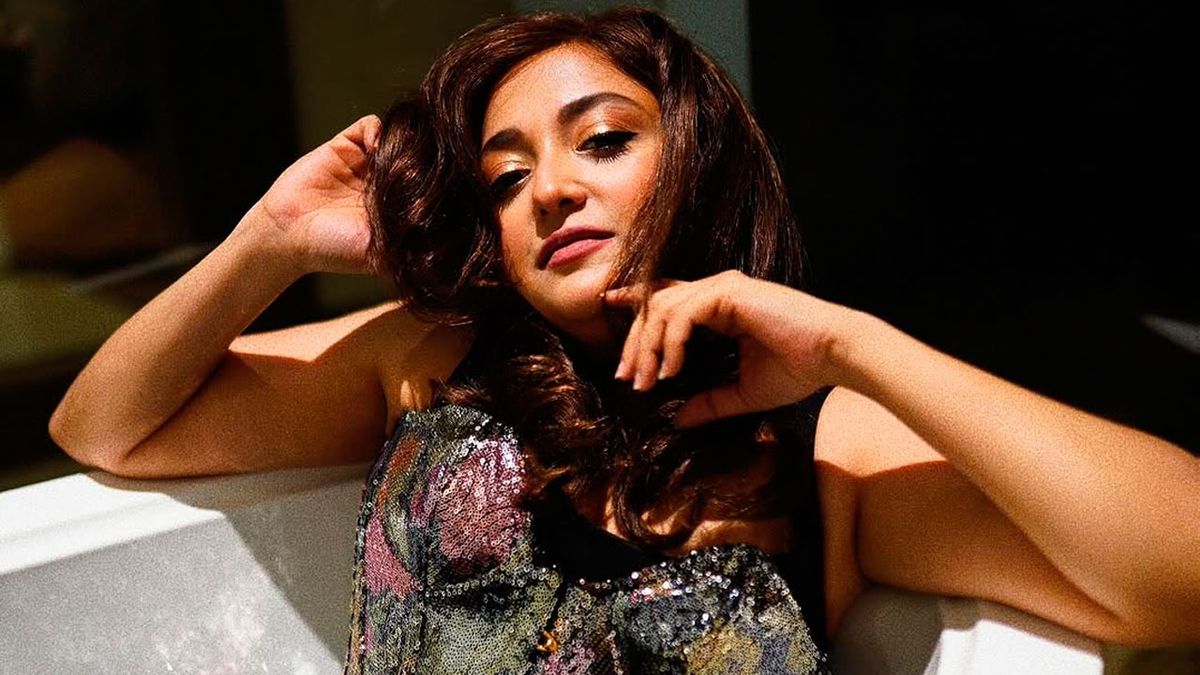 Monali Thakur Hospitalized After Breathing Issues During Live Performance? Read Her Statement —