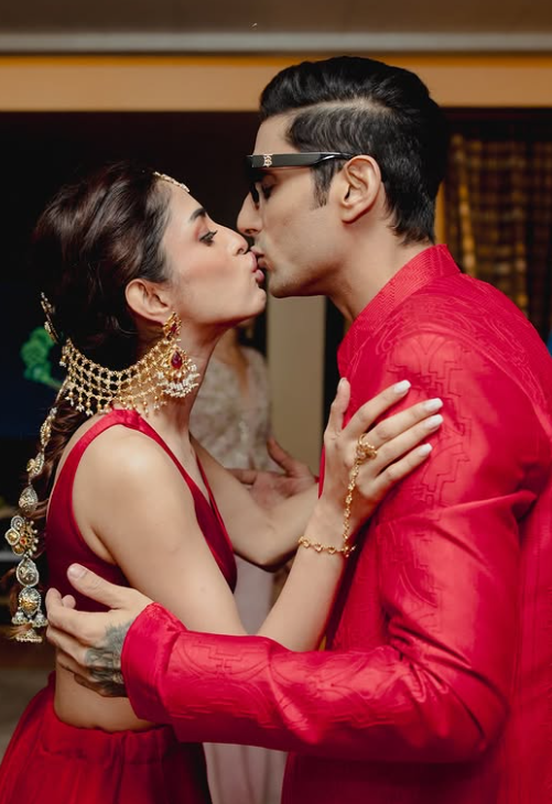 Priya Banerjee and Prateik Babbar share a kiss