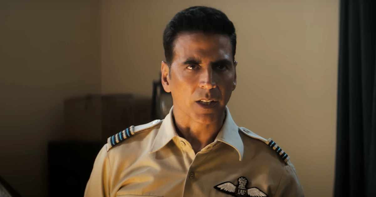 Loses To Fighter With 45% Less Ticket Sales, Akshay Kumar Hit By Deva Impact?